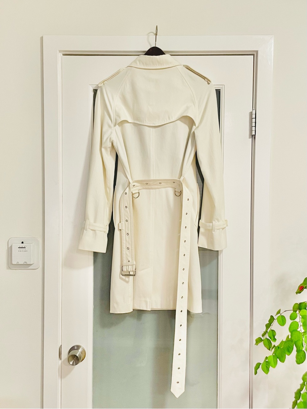 Burberry Women's Cream Double-Breasted Trench Coat with Signature Check Lining - Picture 2 of 7
